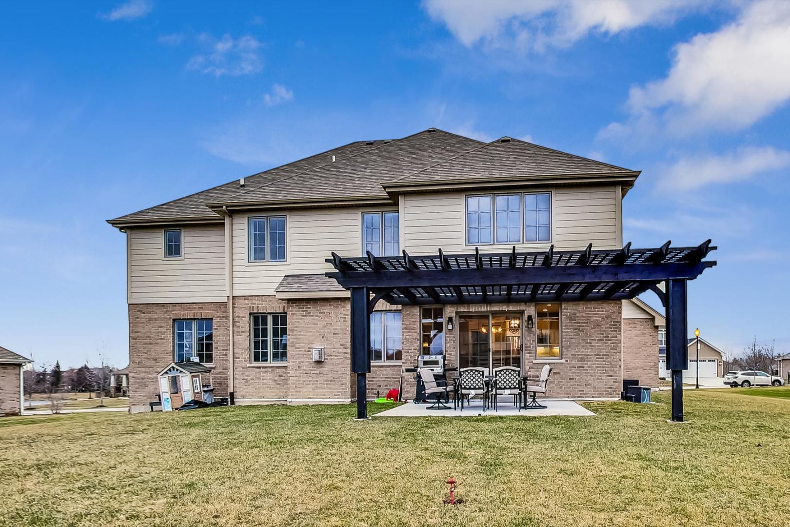 22672 FIELDSTONE Drive