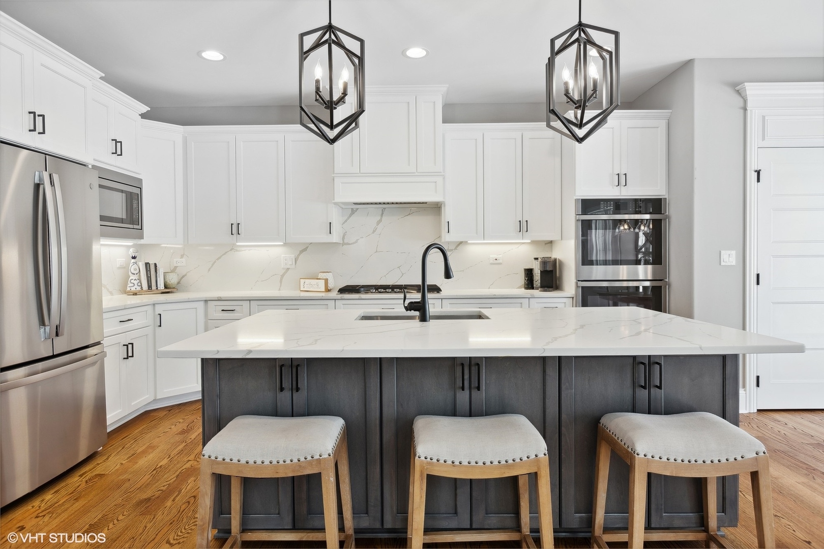 22672 FIELDSTONE Drive