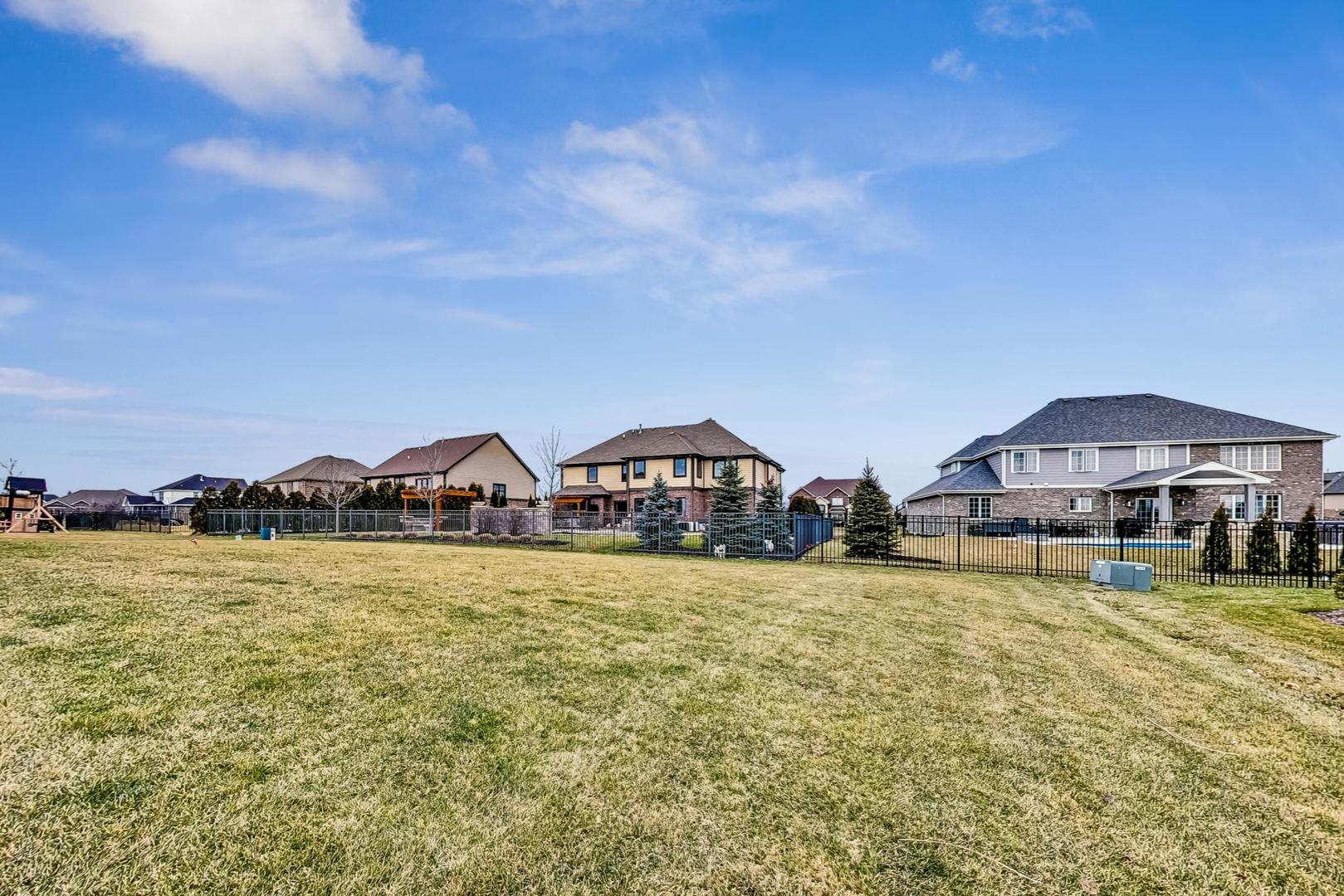 22672 FIELDSTONE Drive