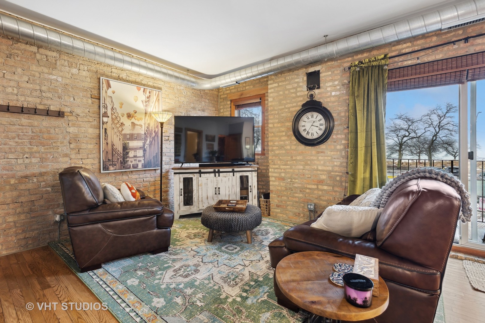 1221 W Greenleaf Avenue Unit: 1S