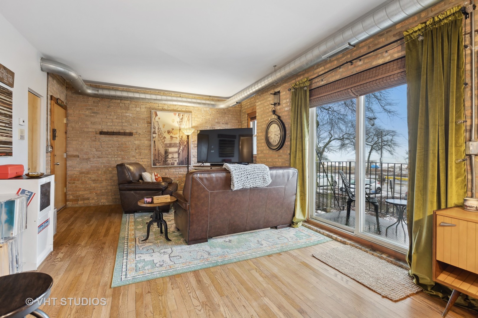 1221 W Greenleaf Avenue Unit: 1S