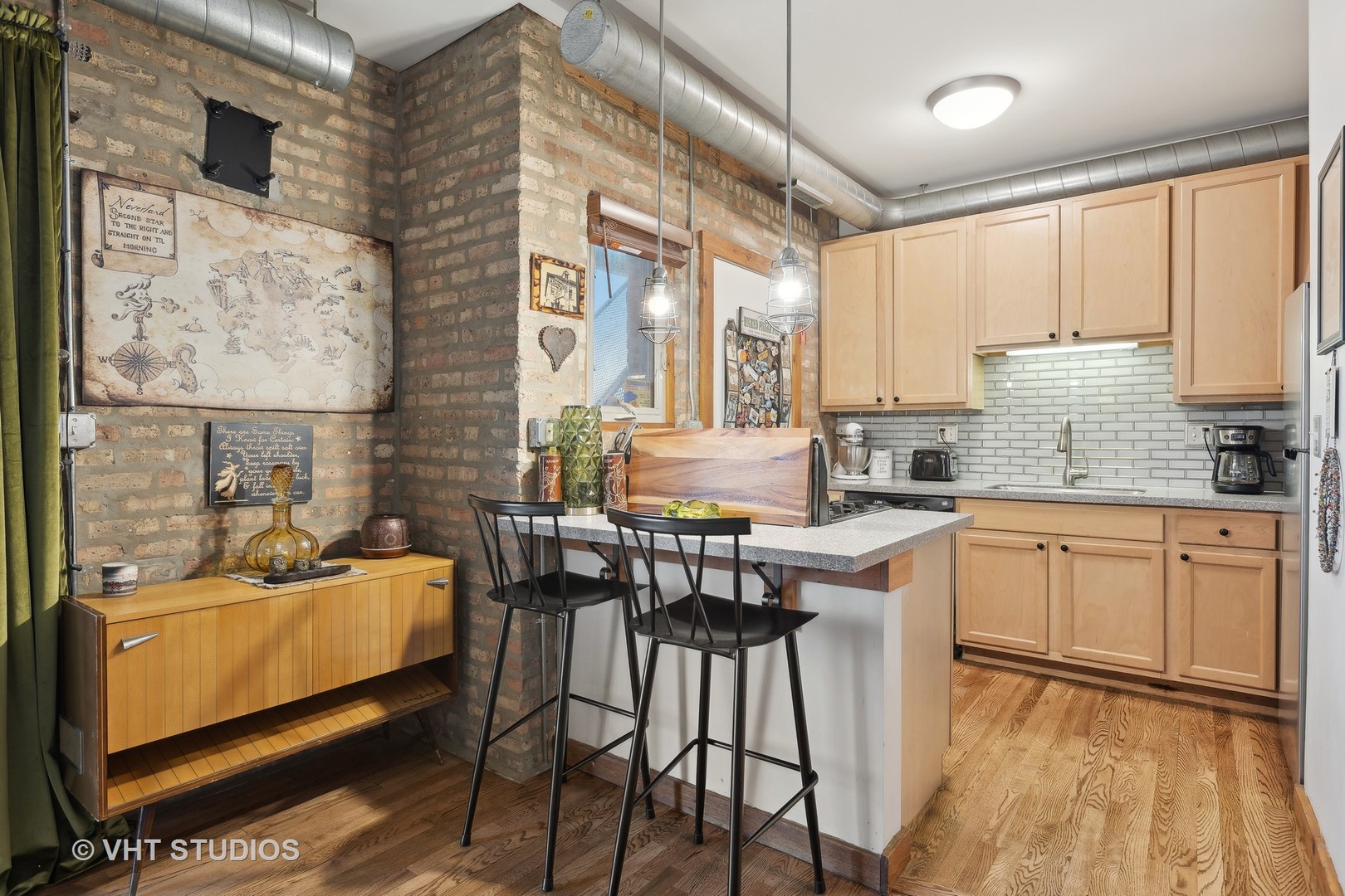 1221 W Greenleaf Avenue Unit: 1S