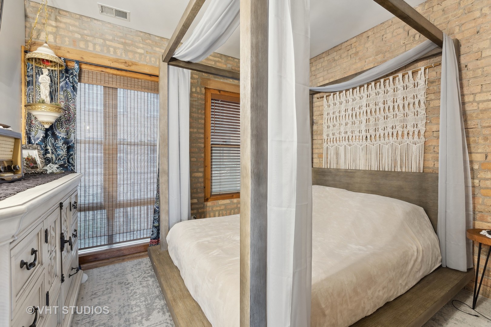 1221 W Greenleaf Avenue Unit: 1S