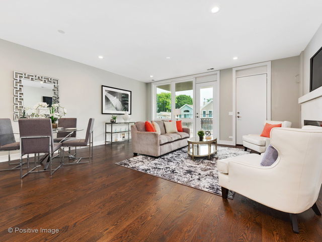 2239 W Belmont Avenue Unit: 2