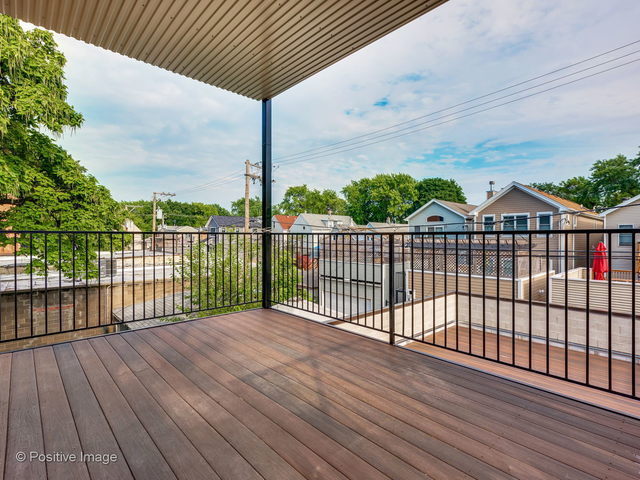 2239 W Belmont Avenue Unit: 2