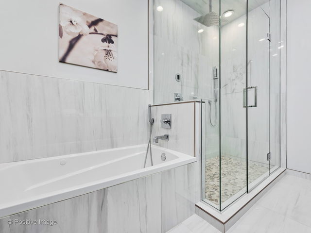 2239 W Belmont Avenue Unit: 2