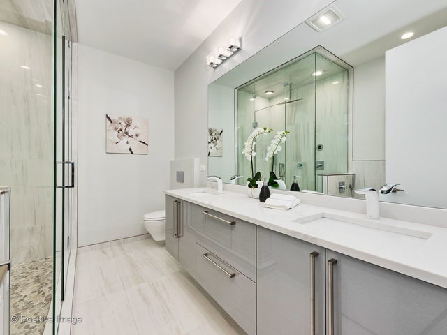 2239 W Belmont Avenue Unit: 2