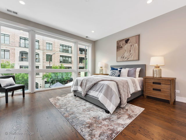 2239 W Belmont Avenue Unit: 2