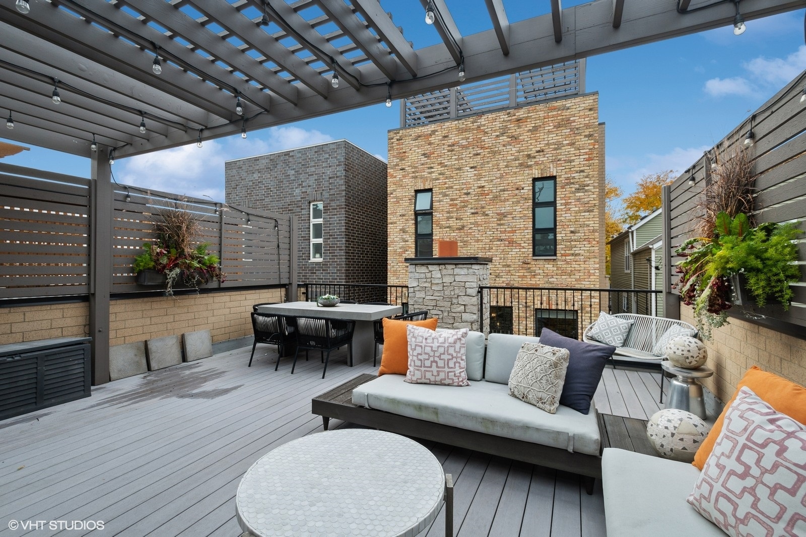 2433 N Marshfield Avenue