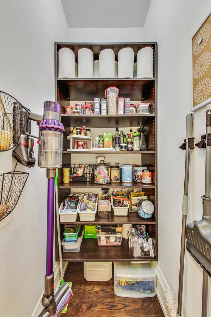 2433 N Marshfield Avenue