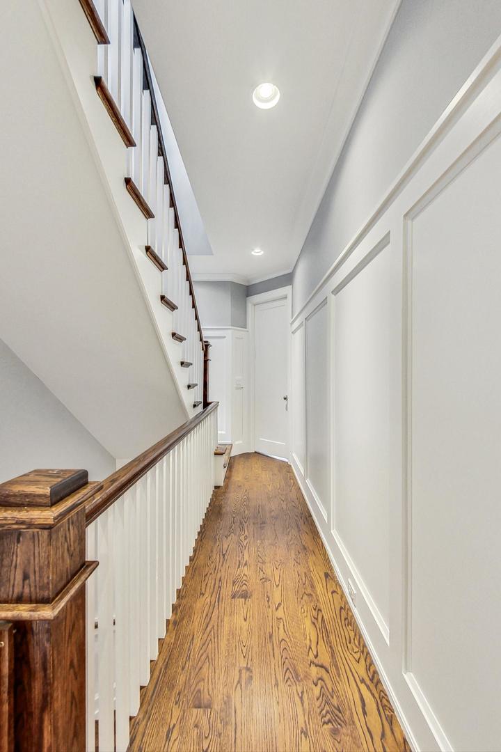 2433 N Marshfield Avenue