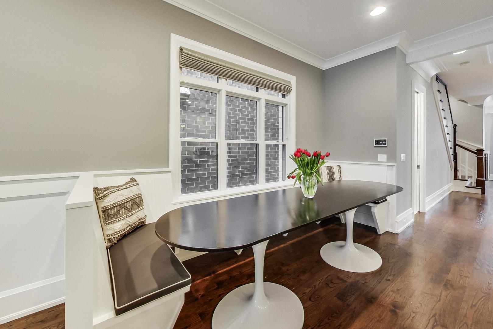 2433 N Marshfield Avenue