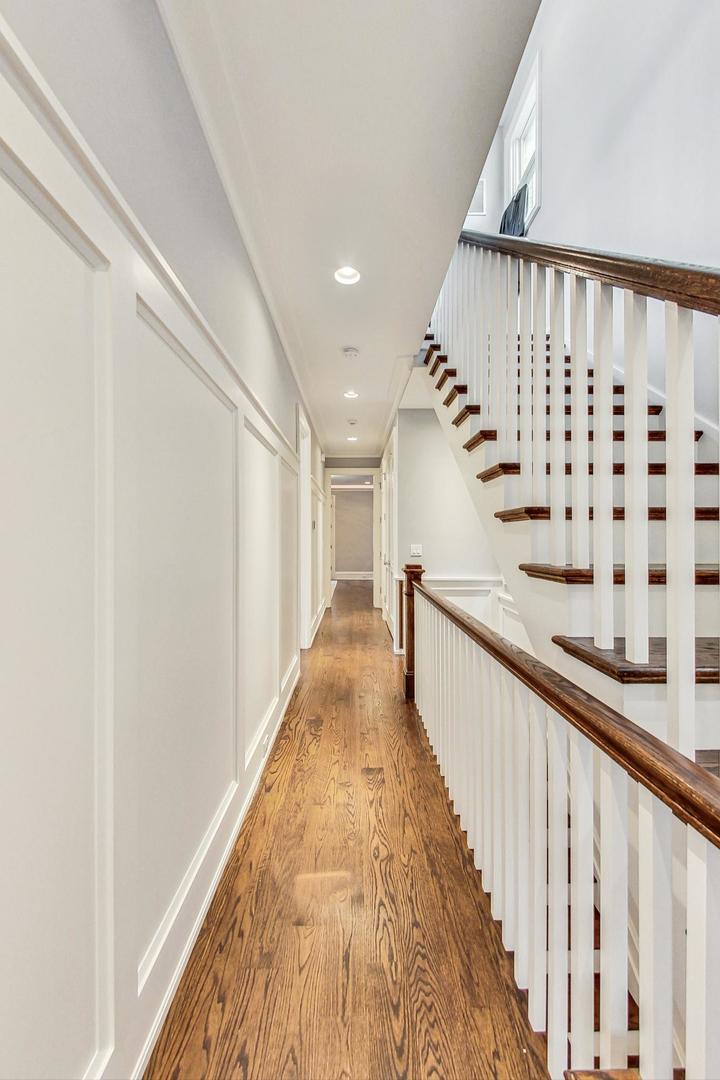 2433 N Marshfield Avenue