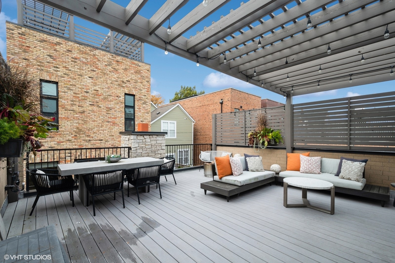 2433 N Marshfield Avenue