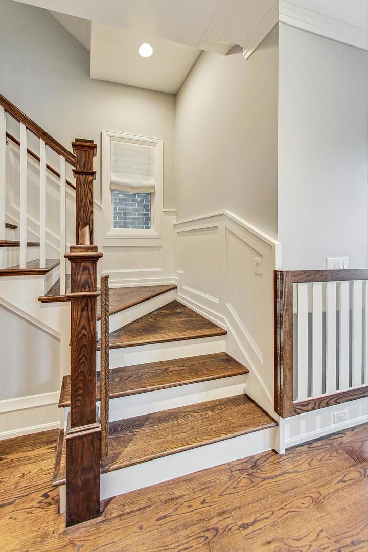 2433 N Marshfield Avenue