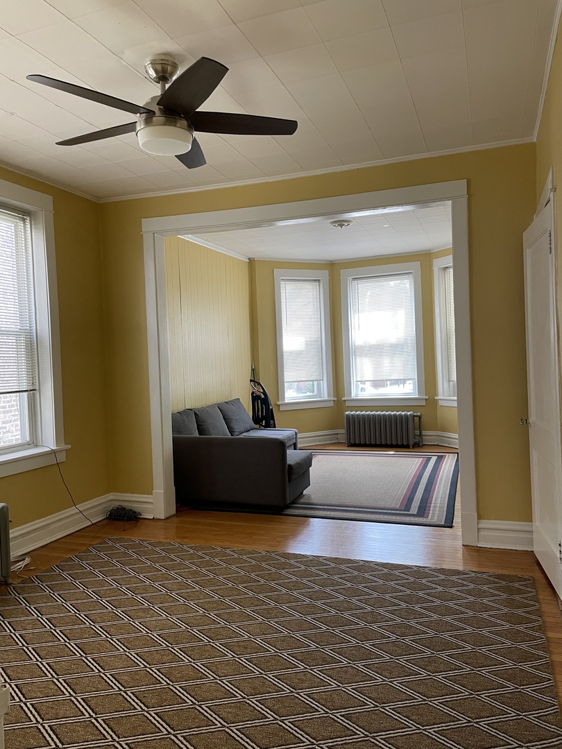 1246 W North Shore Avenue