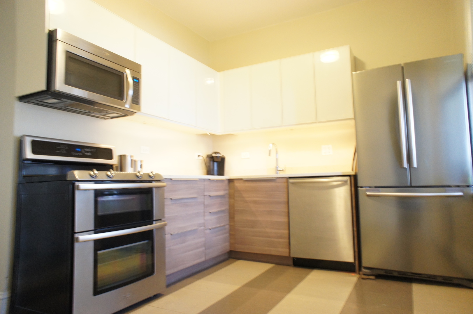 1246 W North Shore Avenue