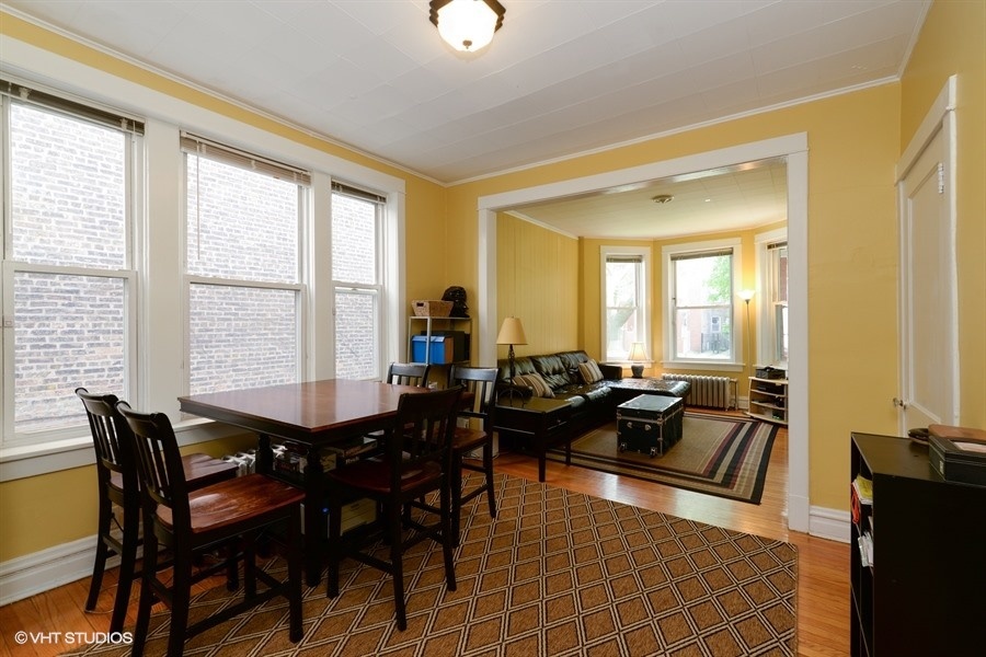 1246 W North Shore Avenue