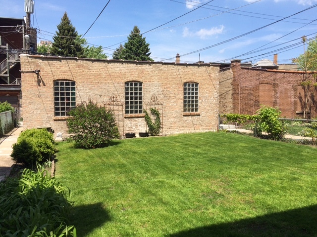 1246 W North Shore Avenue