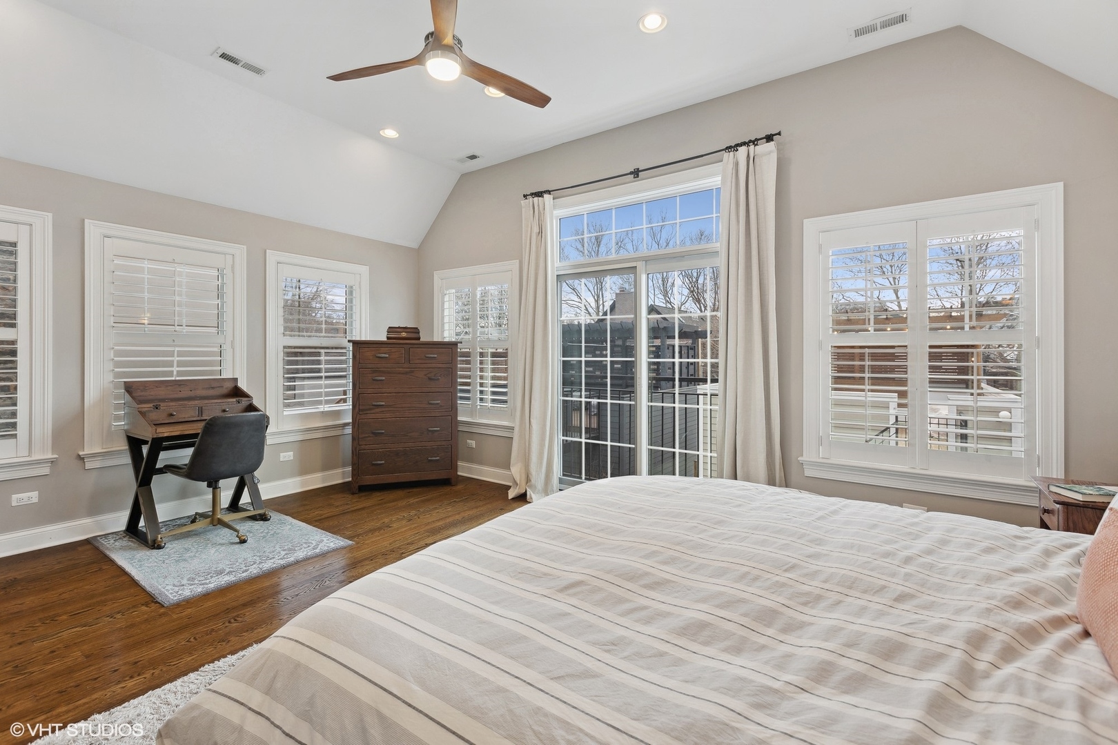 3828 N Paulina Street