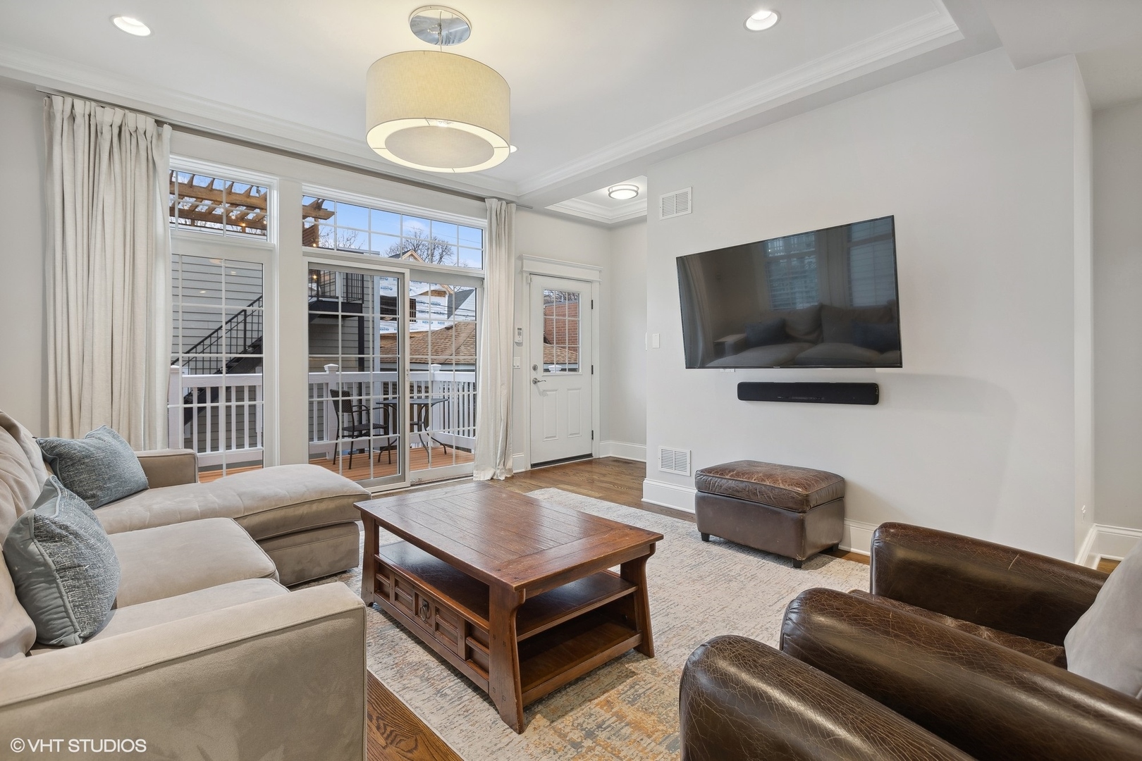 3828 N Paulina Street