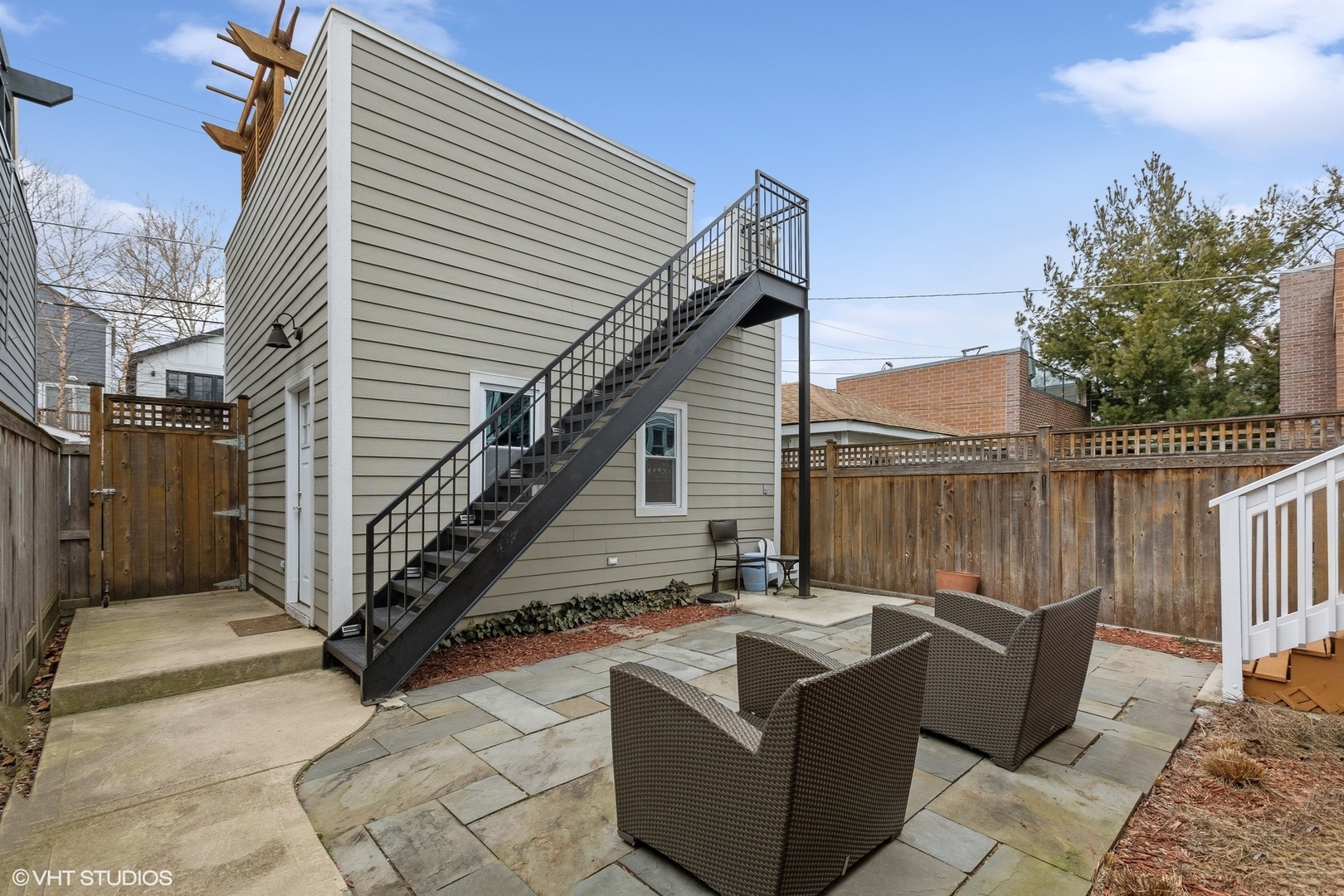 3828 N Paulina Street