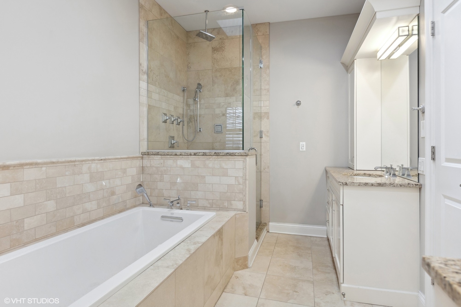 3828 N Paulina Street