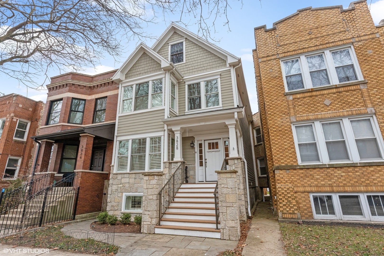 3828 N Paulina Street