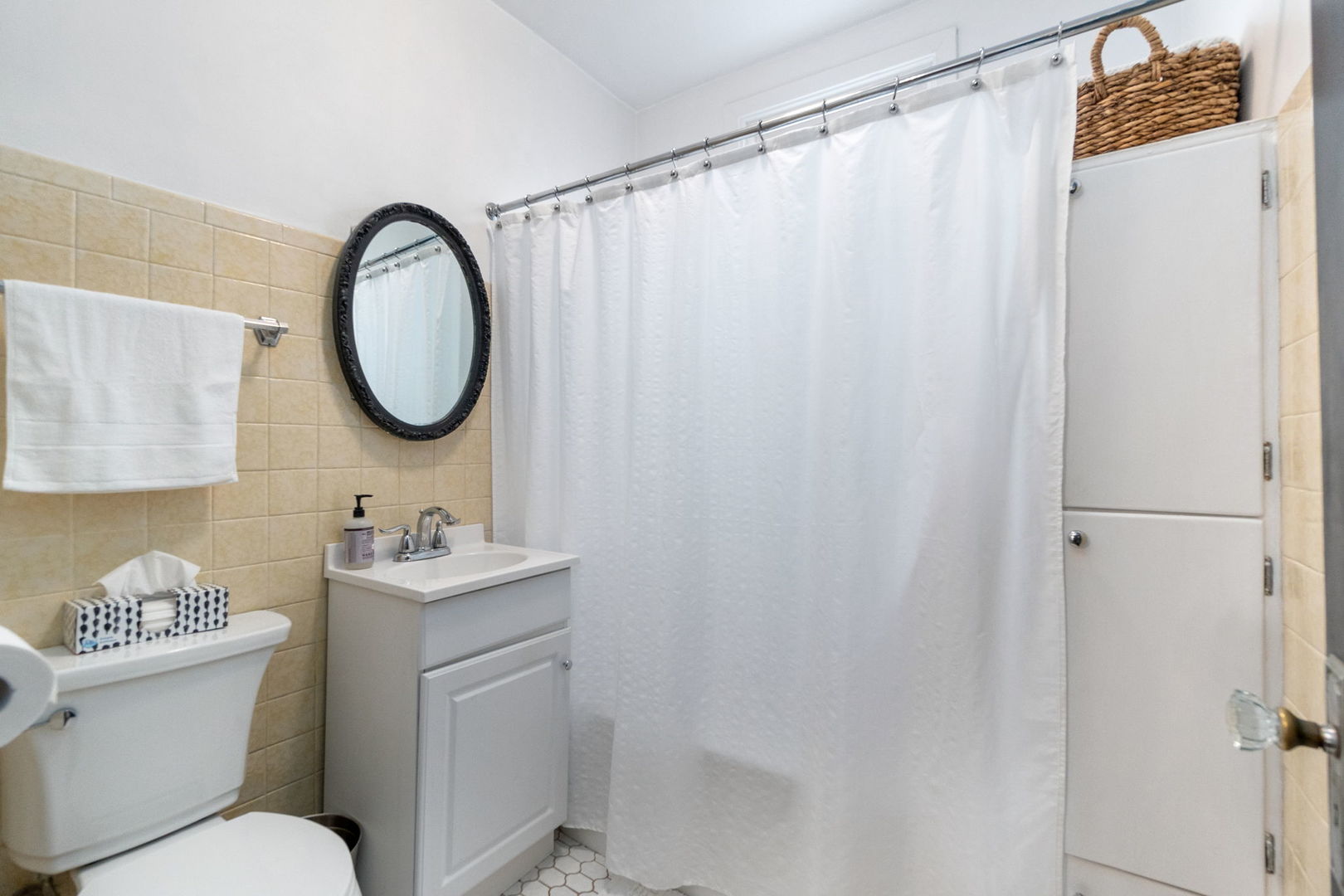 5809 W Waveland Avenue