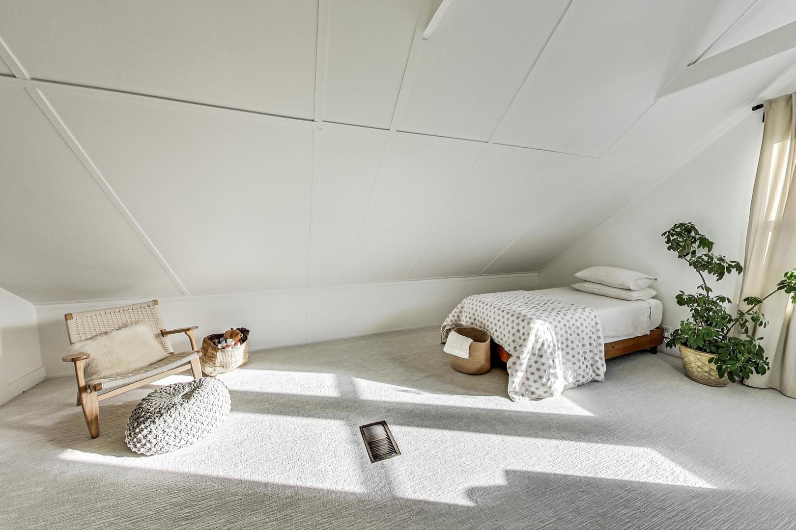 5809 W Waveland Avenue