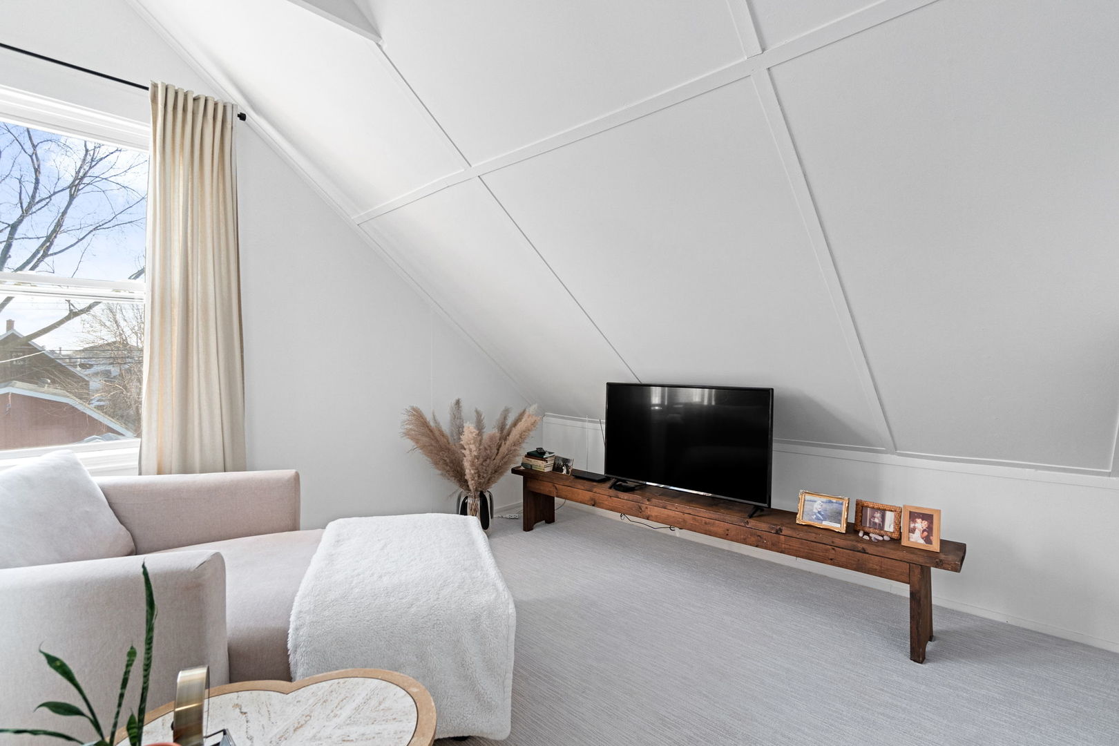 5809 W Waveland Avenue