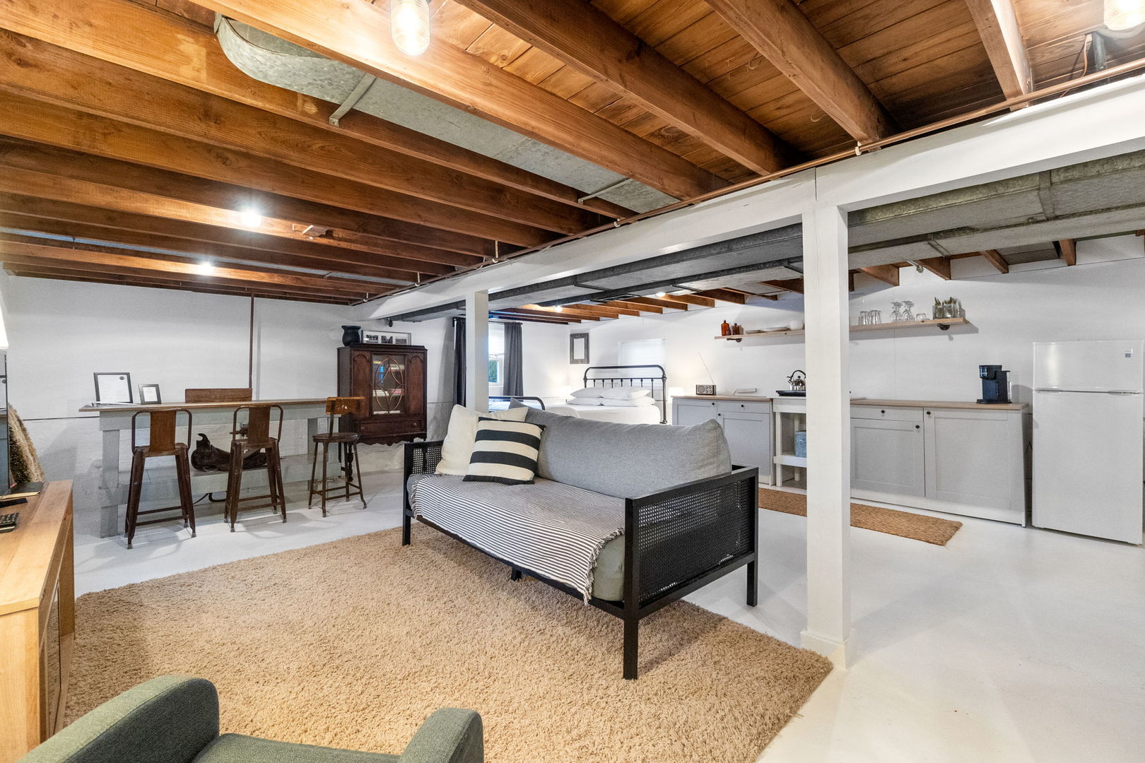 5809 W Waveland Avenue