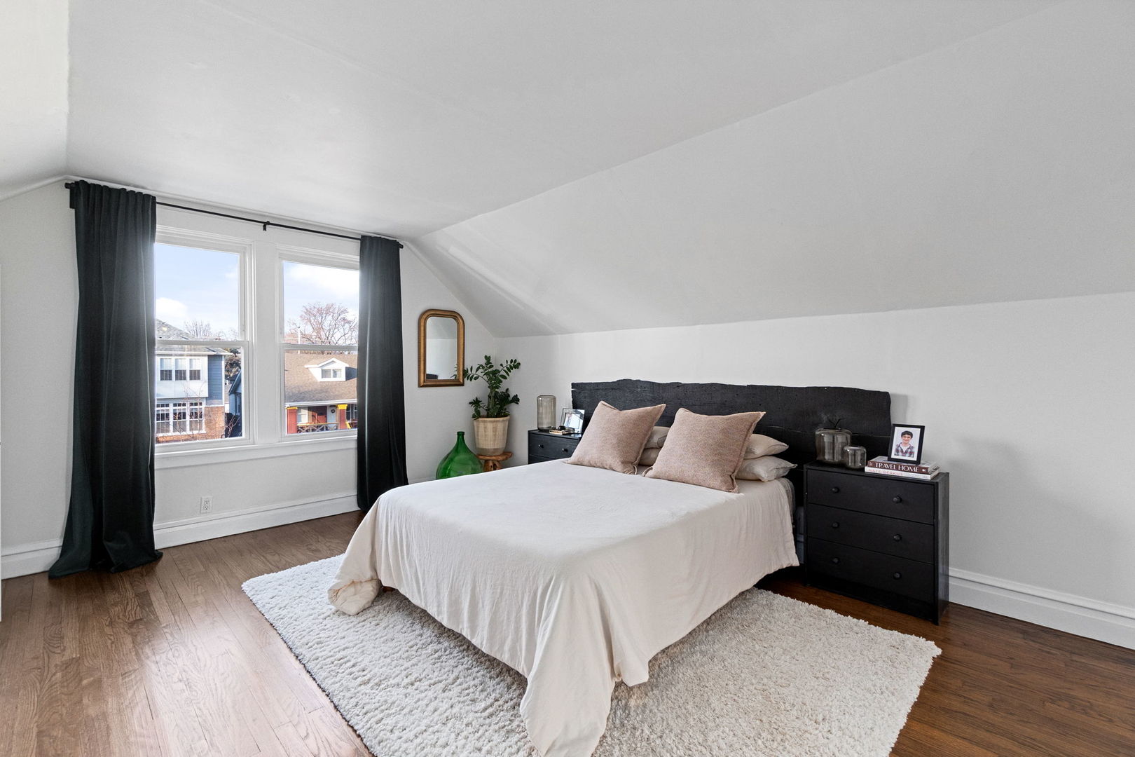 5809 W Waveland Avenue