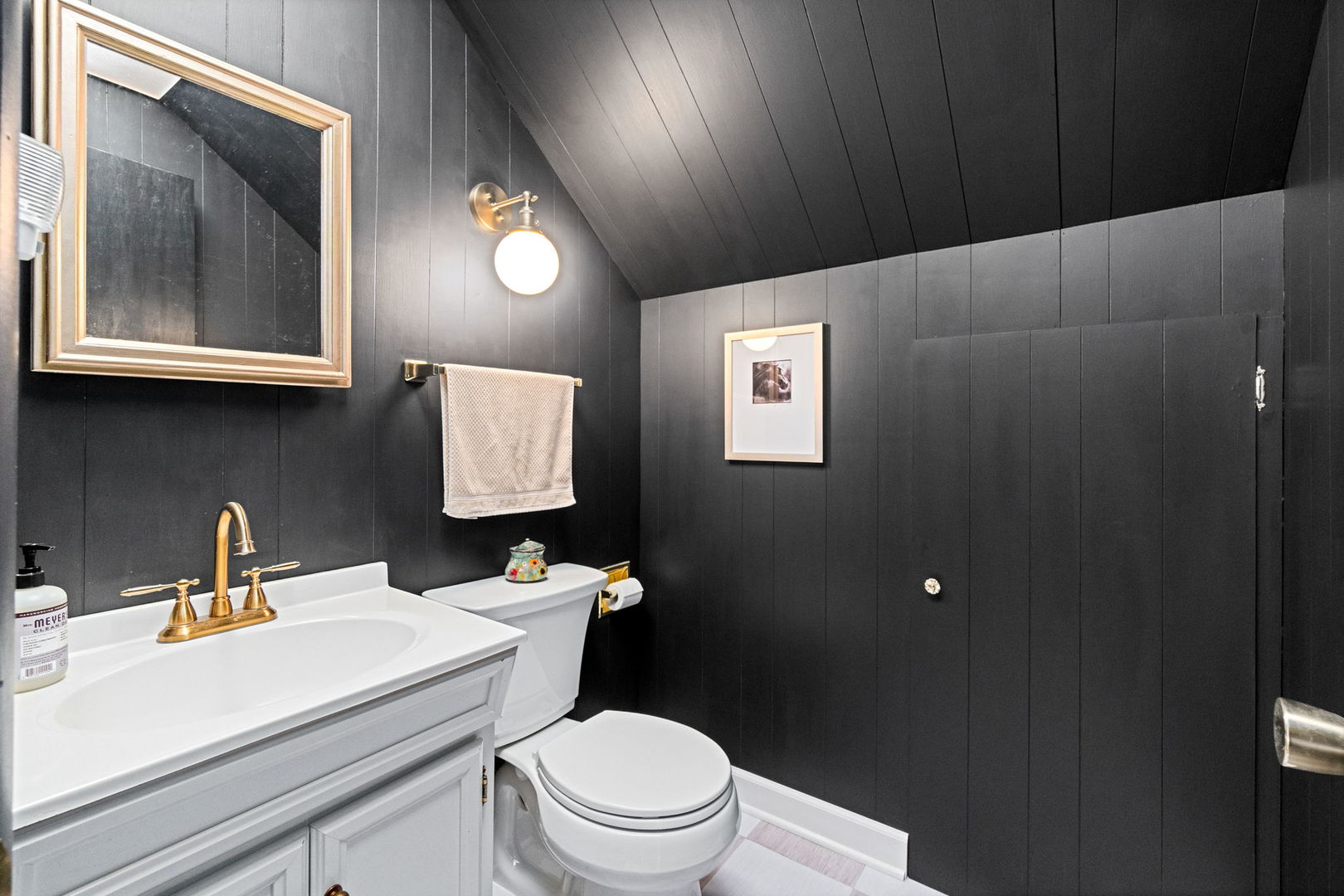 5809 W Waveland Avenue