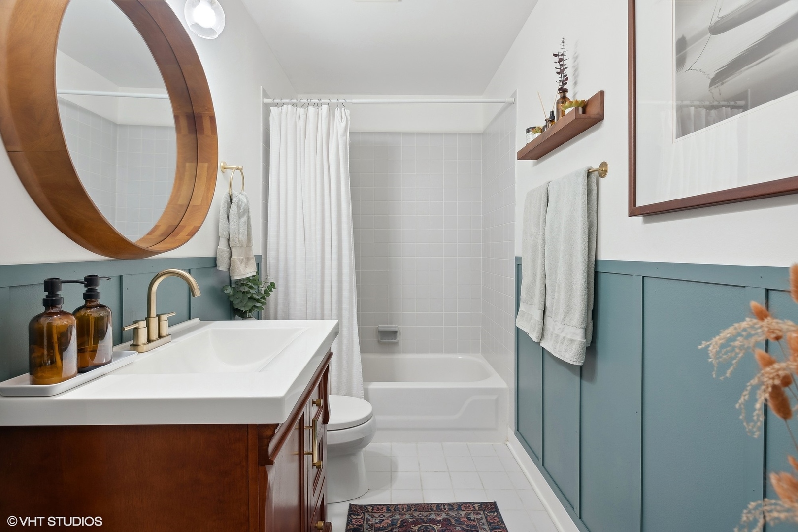 1635 W Belmont Avenue Unit: 604