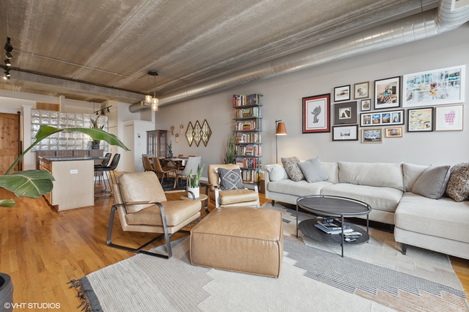 1635 W Belmont Avenue Unit: 604