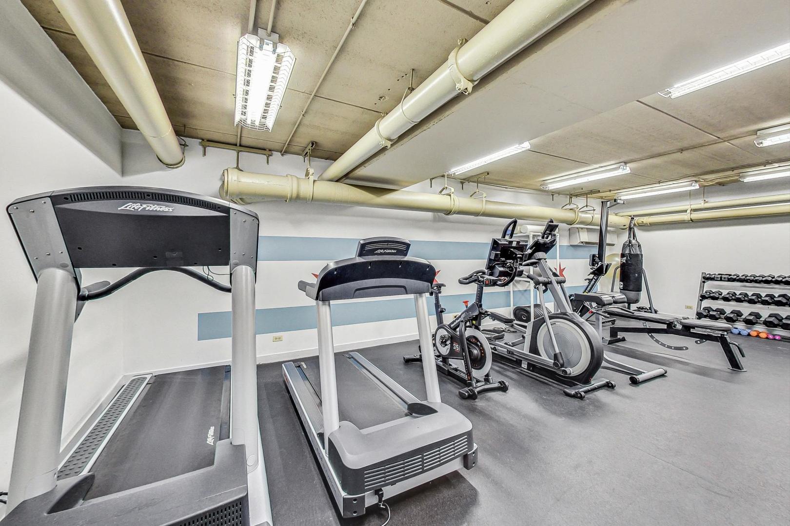 1635 W Belmont Avenue Unit: 604