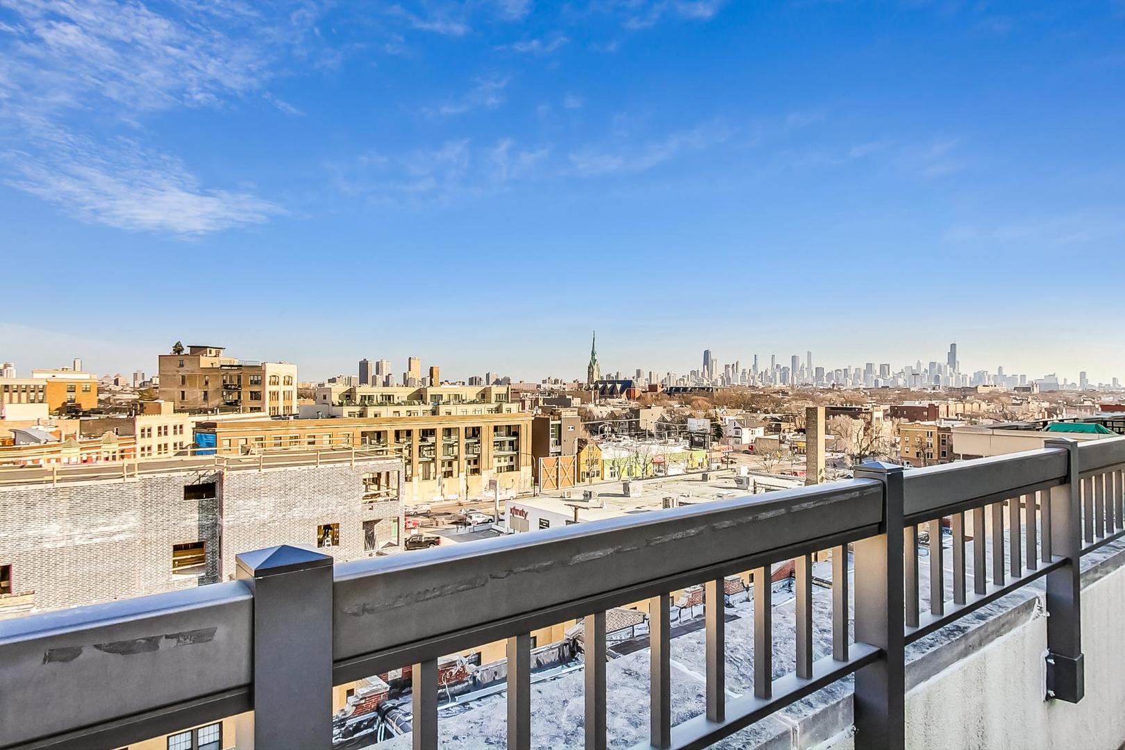 1635 W Belmont Avenue Unit: 604