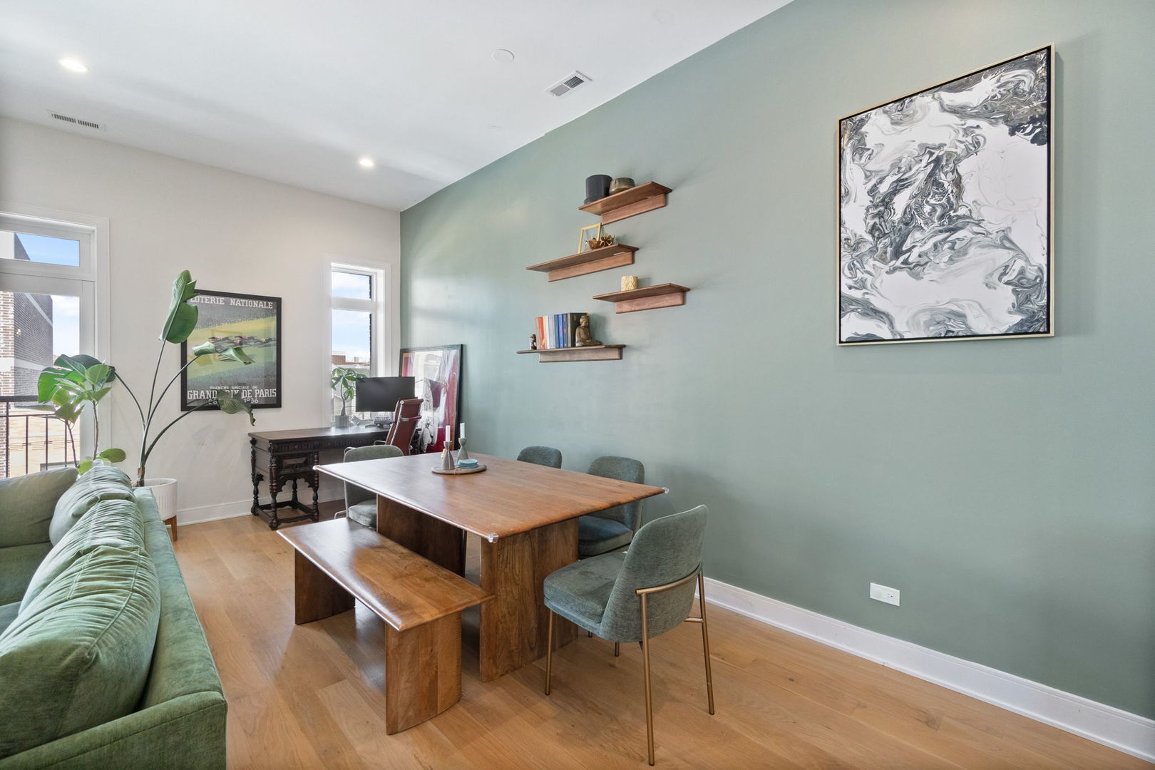 1211 W Belmont Avenue Unit: 3W