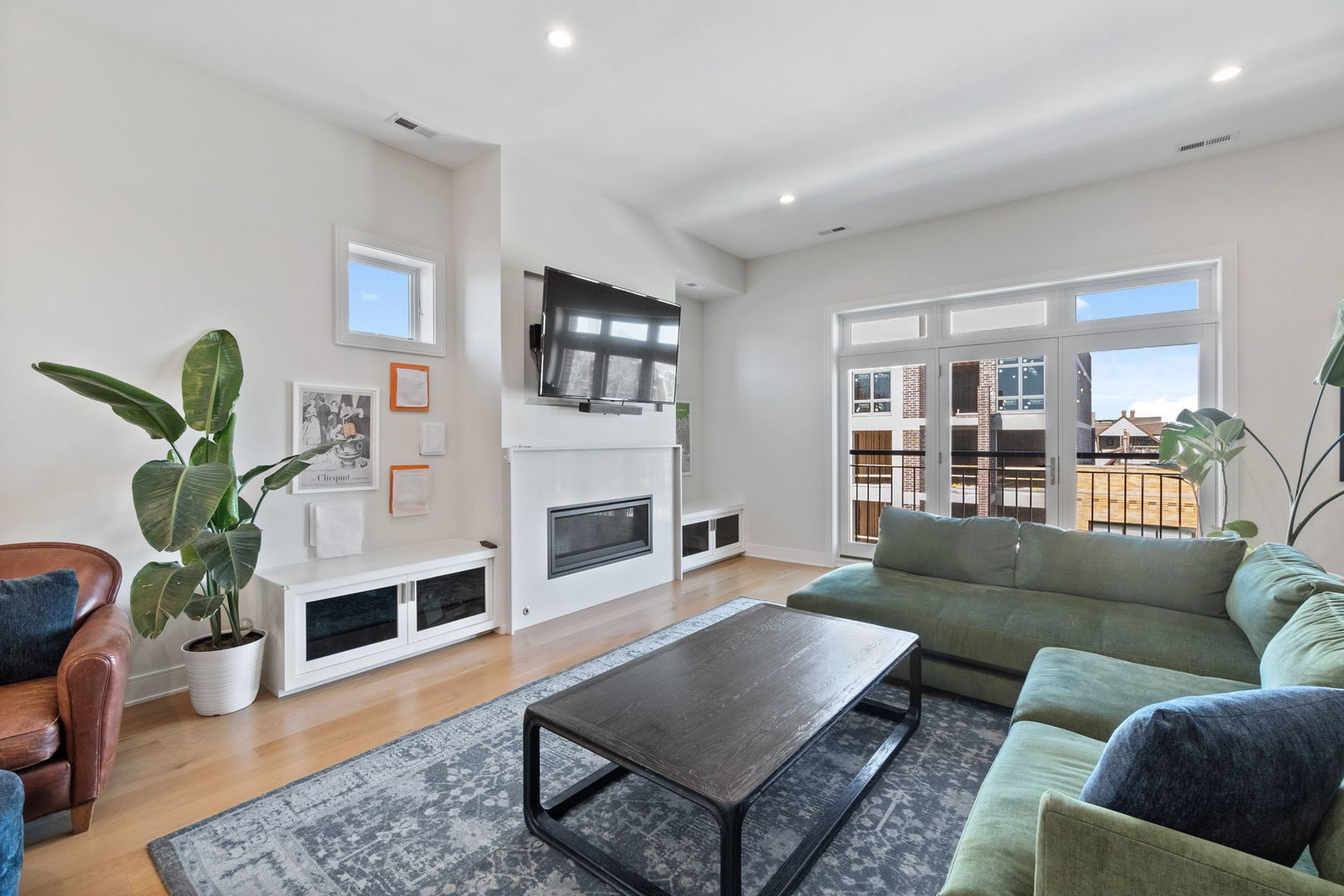 1211 W Belmont Avenue Unit: 3W