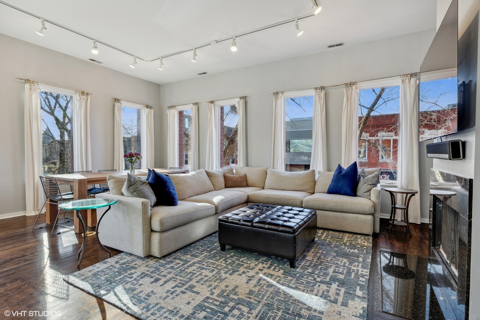 1955 N Leavitt Street Unit: 2A