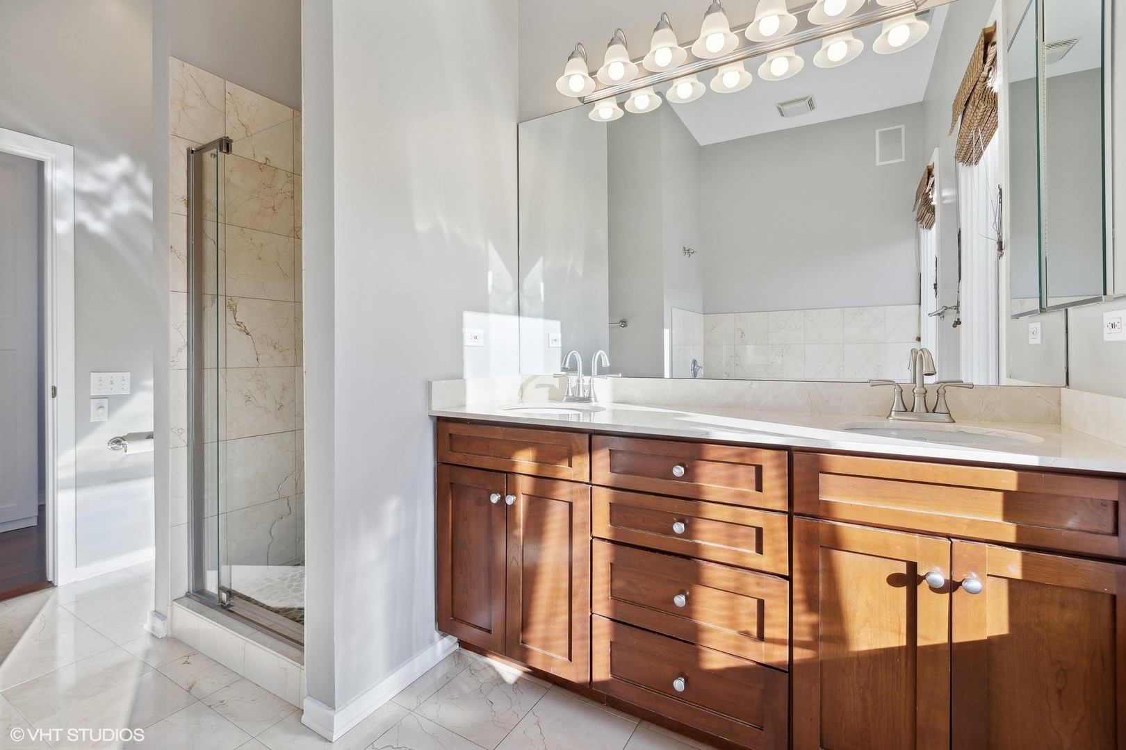 1955 N Leavitt Street Unit: 2A