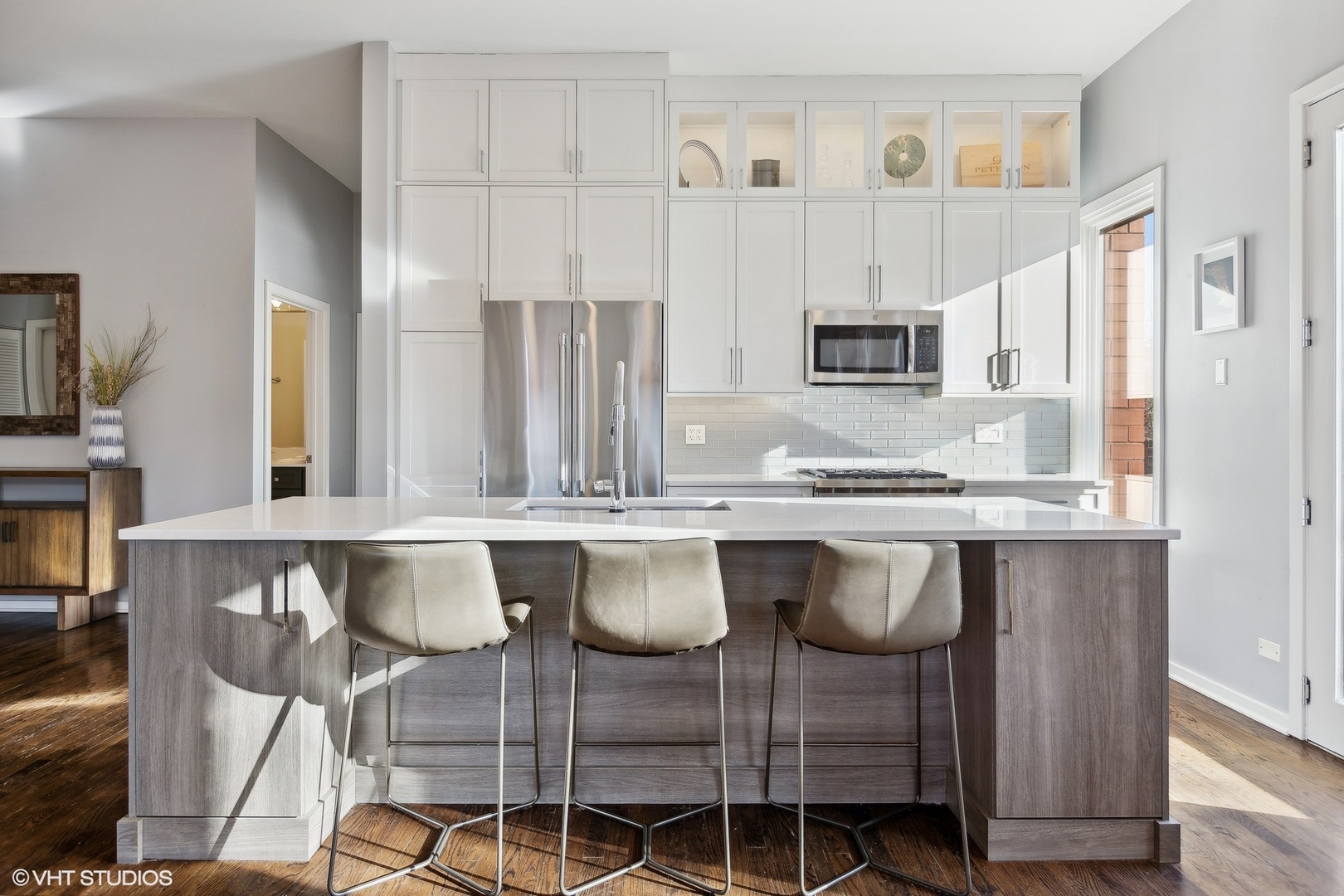 1955 N Leavitt Street Unit: 2A