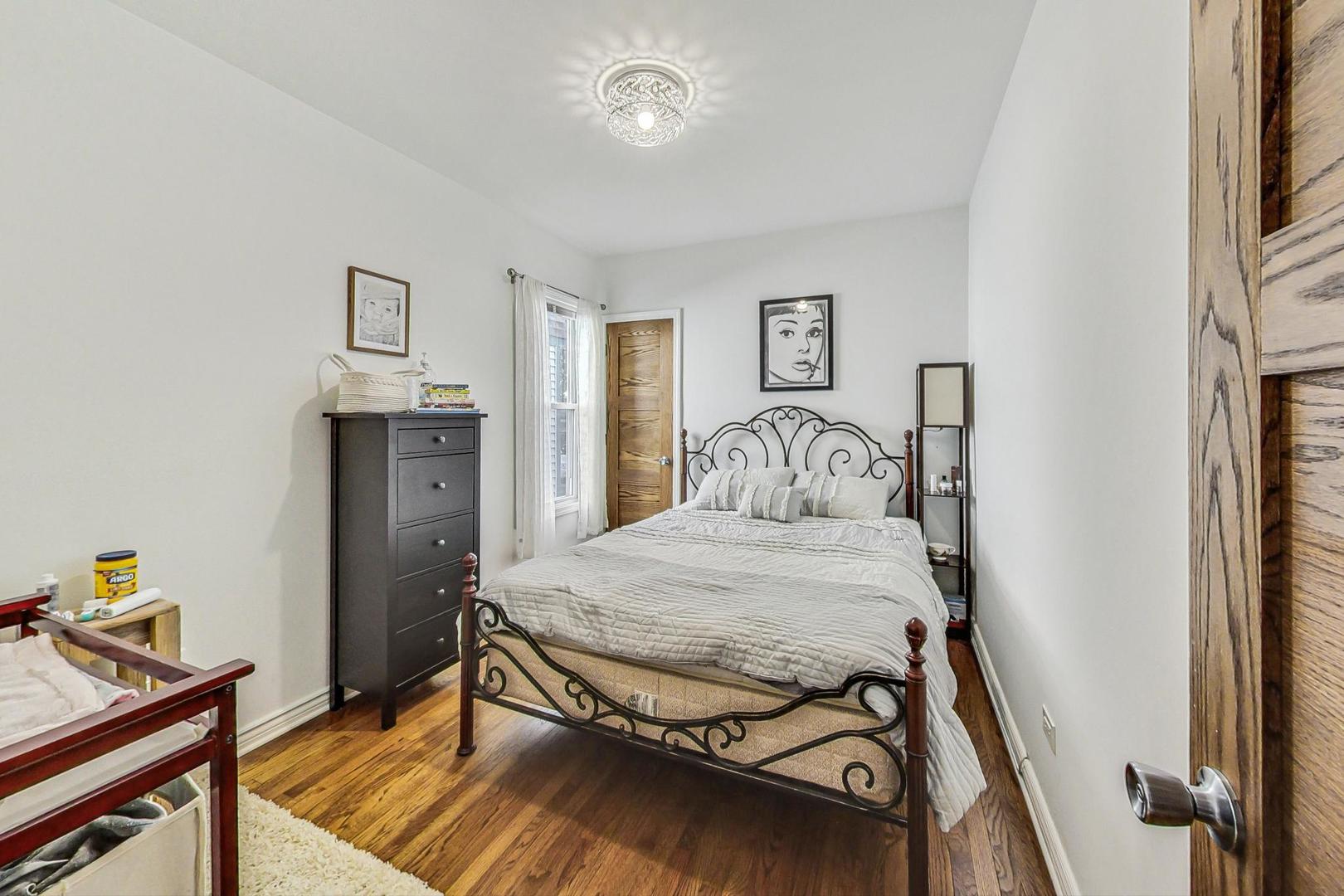 5248 N Ludlam Avenue