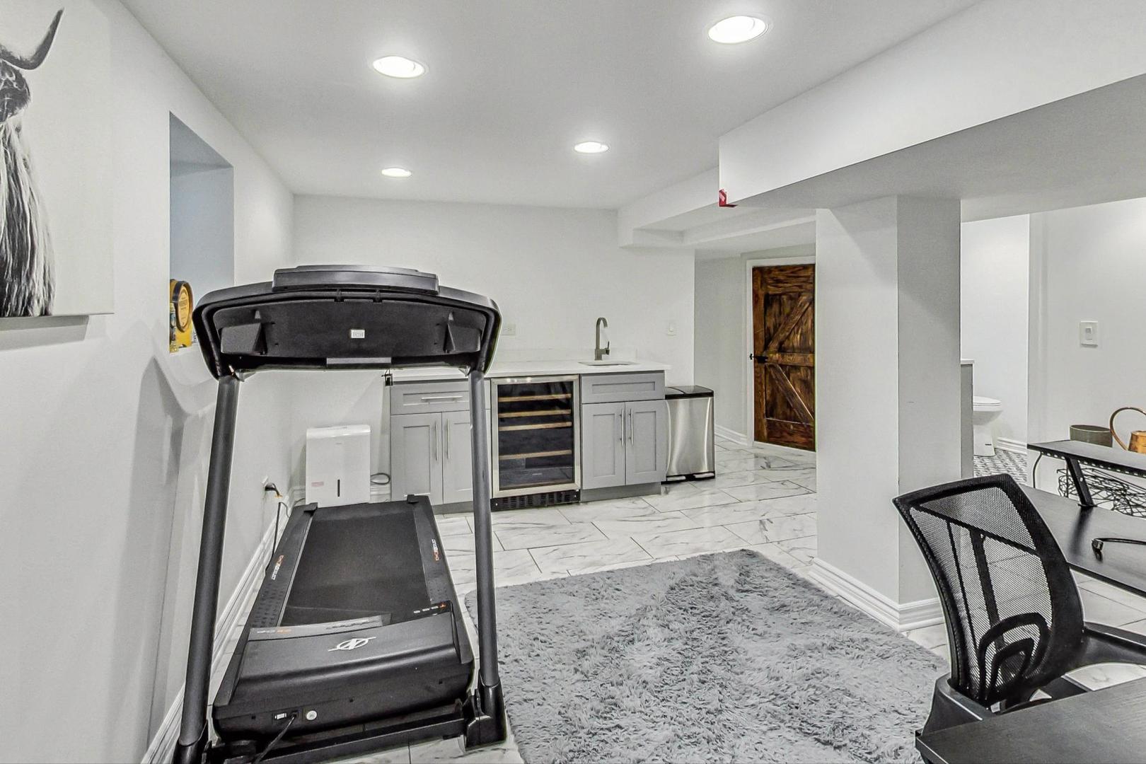 5248 N Ludlam Avenue