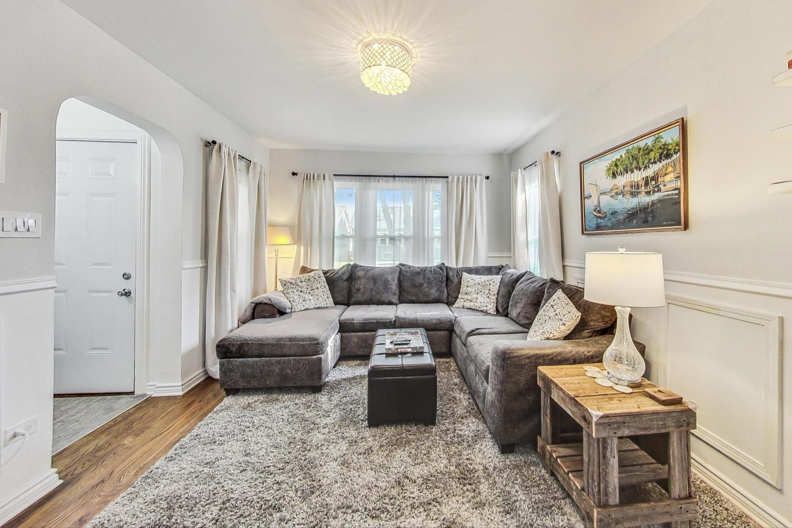 5248 N Ludlam Avenue