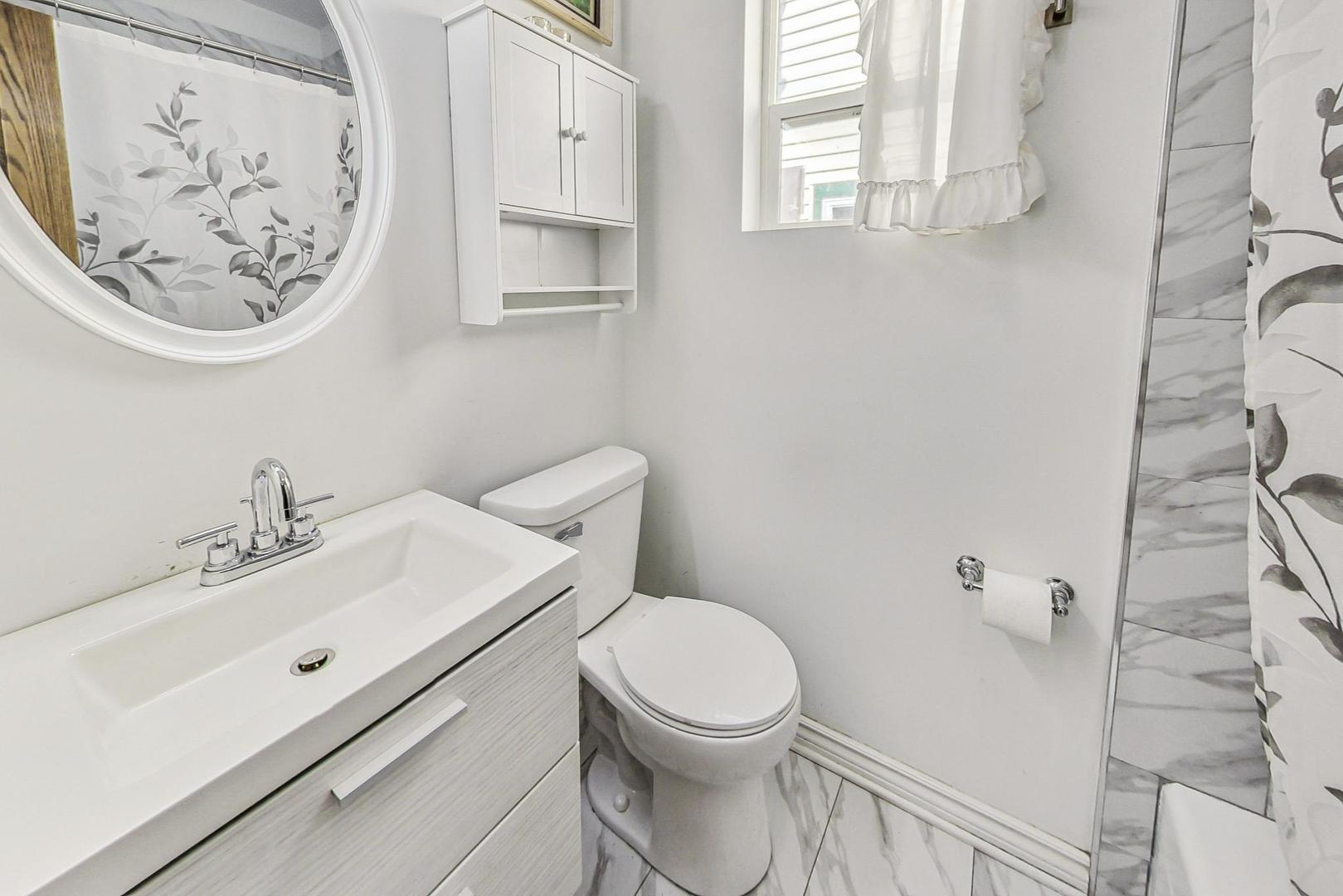 5248 N Ludlam Avenue