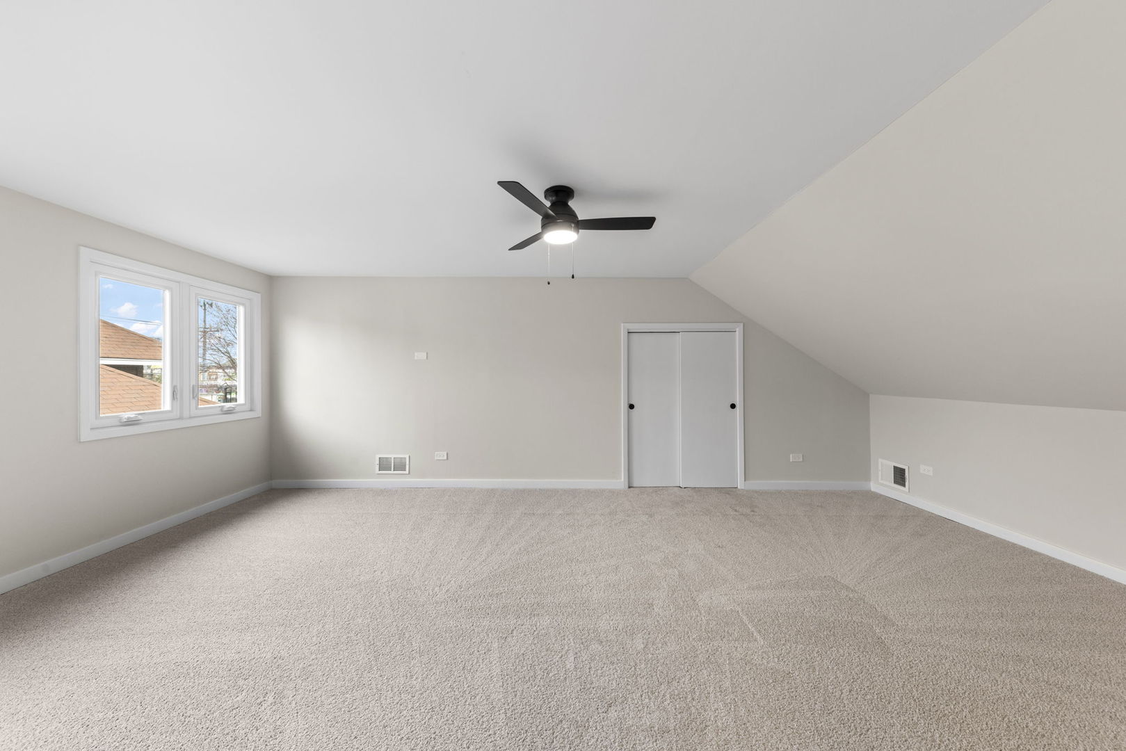 1225 N Harvey Avenue