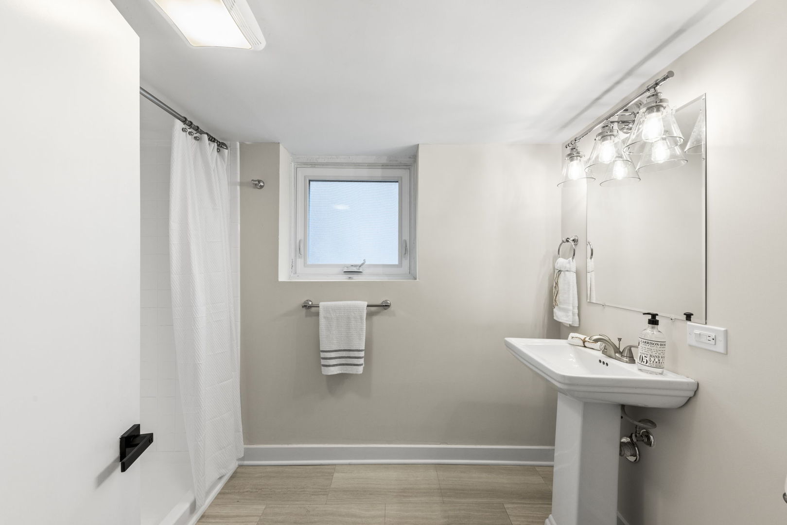 1225 N Harvey Avenue