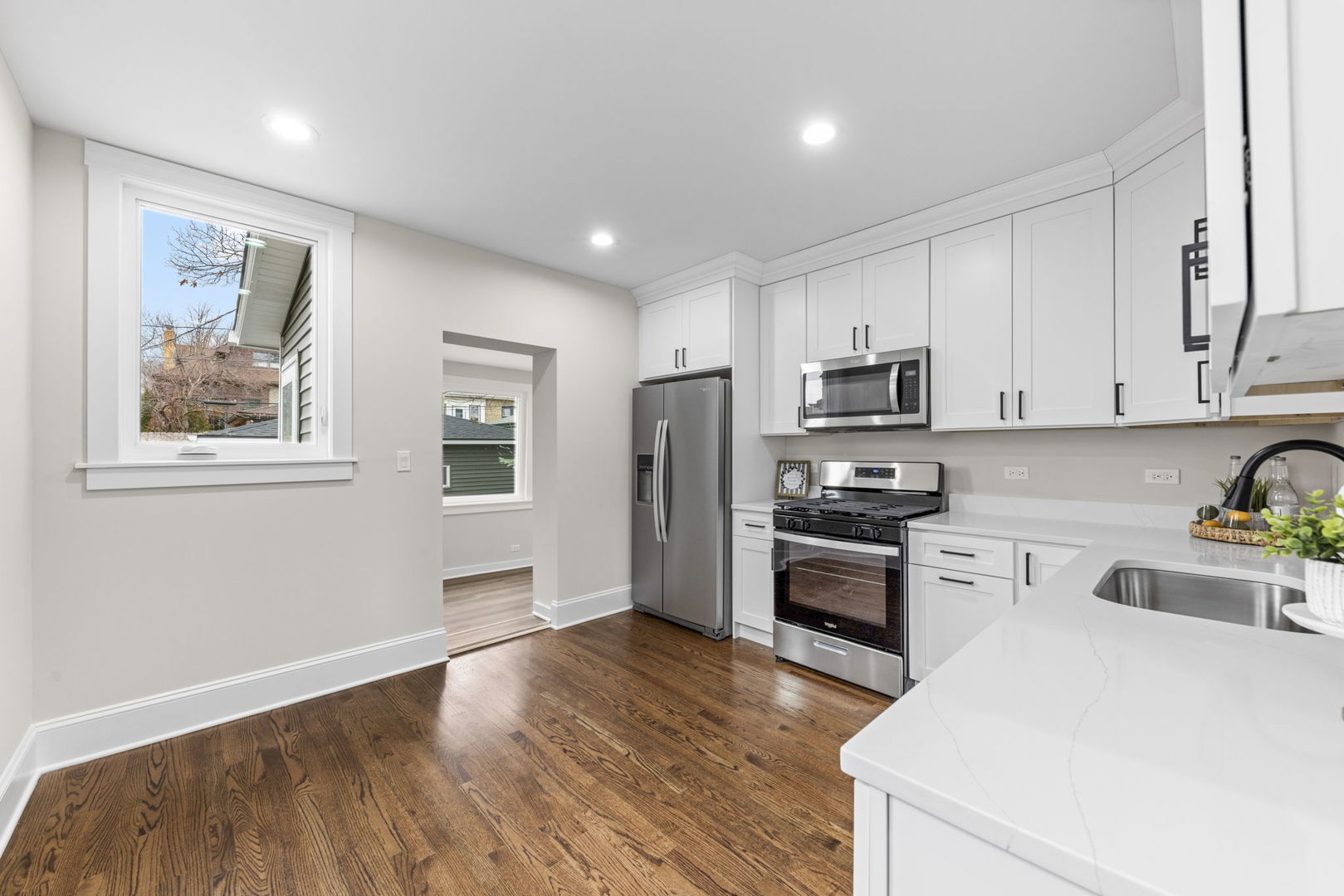 1225 N Harvey Avenue